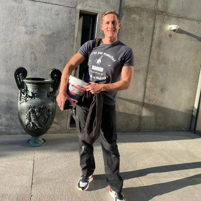 Anthony Barbieri, artisan Eurêka, sur un chantier à Marseille